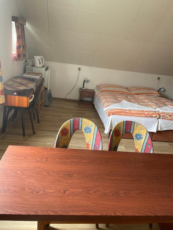 Penzion Fontana Hotell Náměšť nad Oslavou Exteriör bild