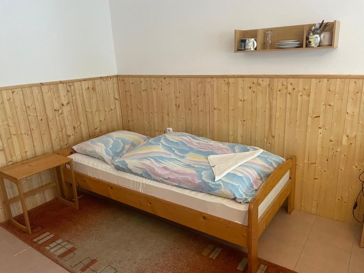Penzion Fontana Hotell Náměšť nad Oslavou Exteriör bild