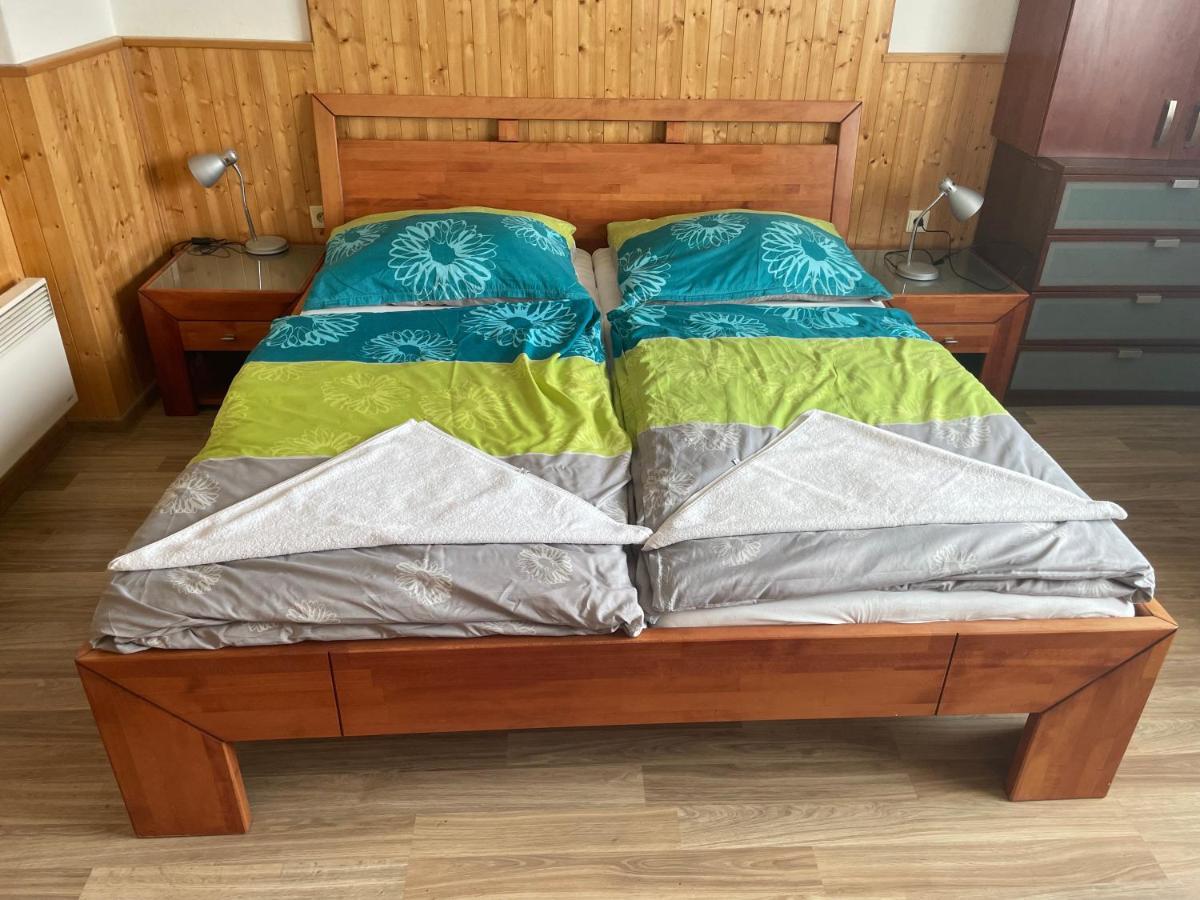Penzion Fontana Hotell Náměšť nad Oslavou Exteriör bild