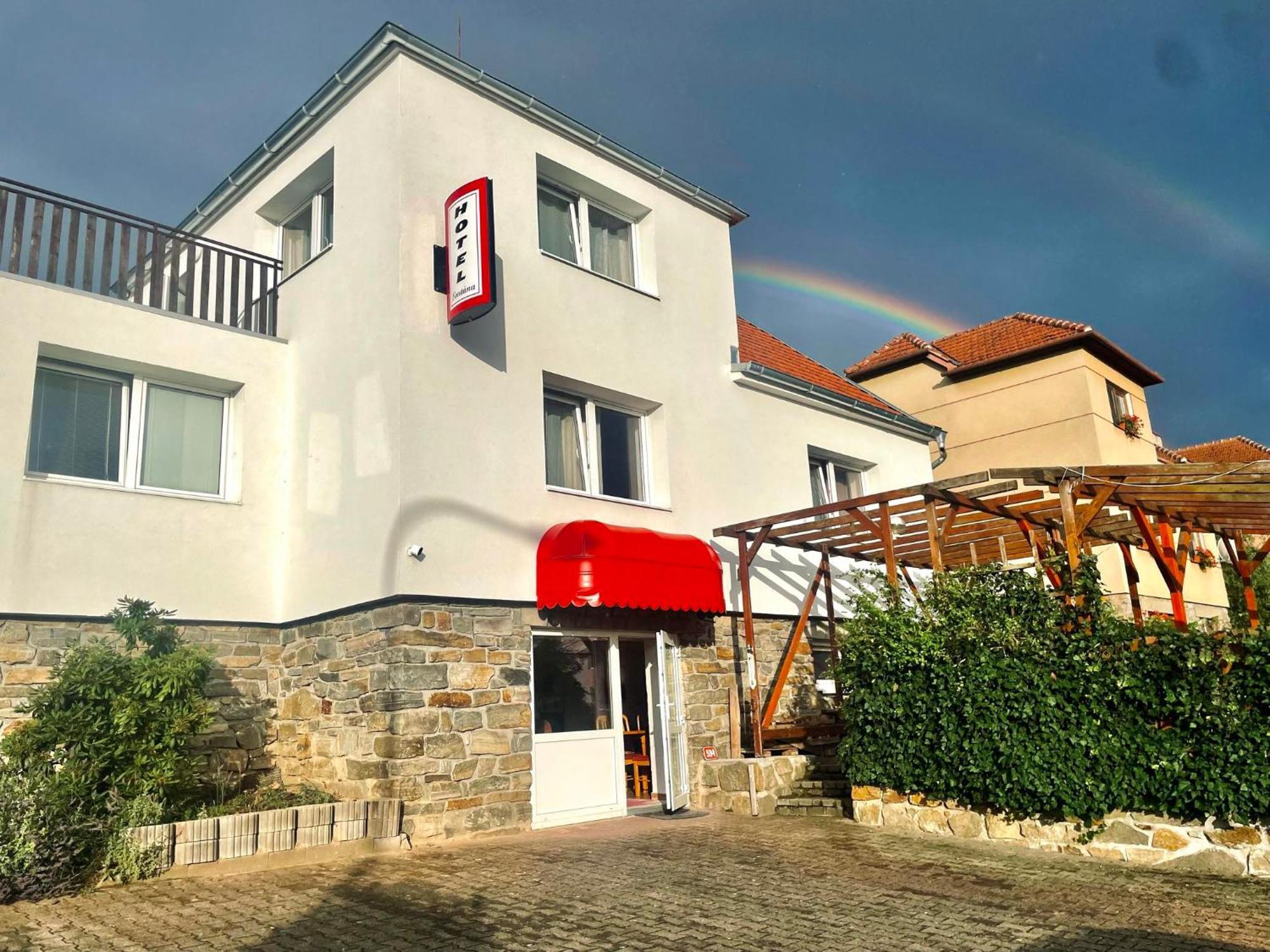 Penzion Fontana Hotell Náměšť nad Oslavou Exteriör bild